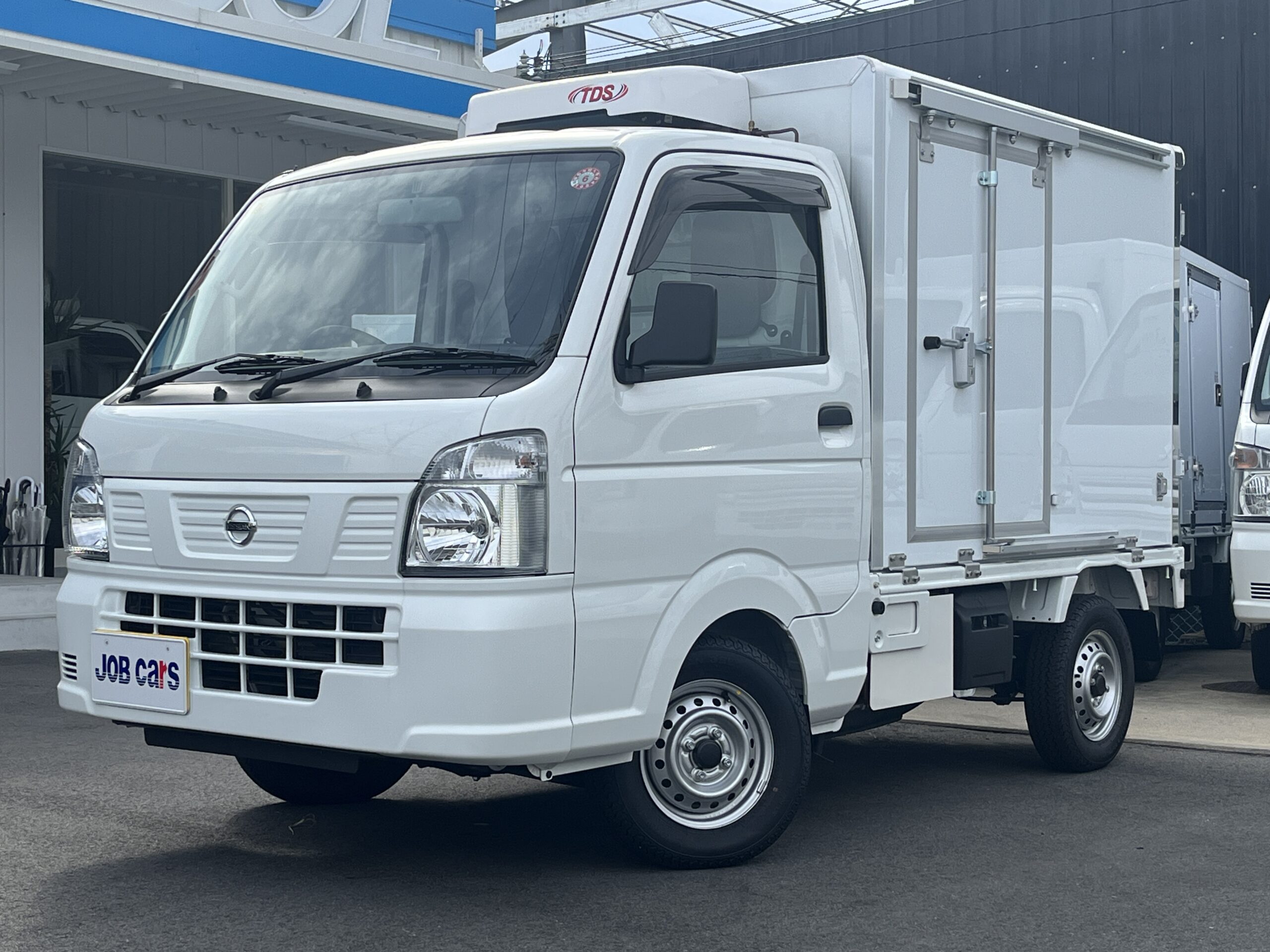 C_R5y9863]ニッサン NT100クリッパー 冷蔵冷凍車 菱重製 低温 －３０℃設定 ＡＴ ｜ 株式会社ジョブカーズ枚方北店