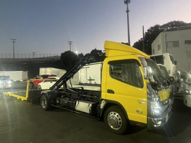 三菱ふそう　キャンター　カスタム　AT　1台積み　積載車　極東フラトップZEROⅡ　埋込フック＆固縛装置付き　入庫しました